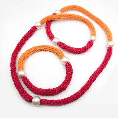 Textiles Schmuck-Duett „orange-rot“