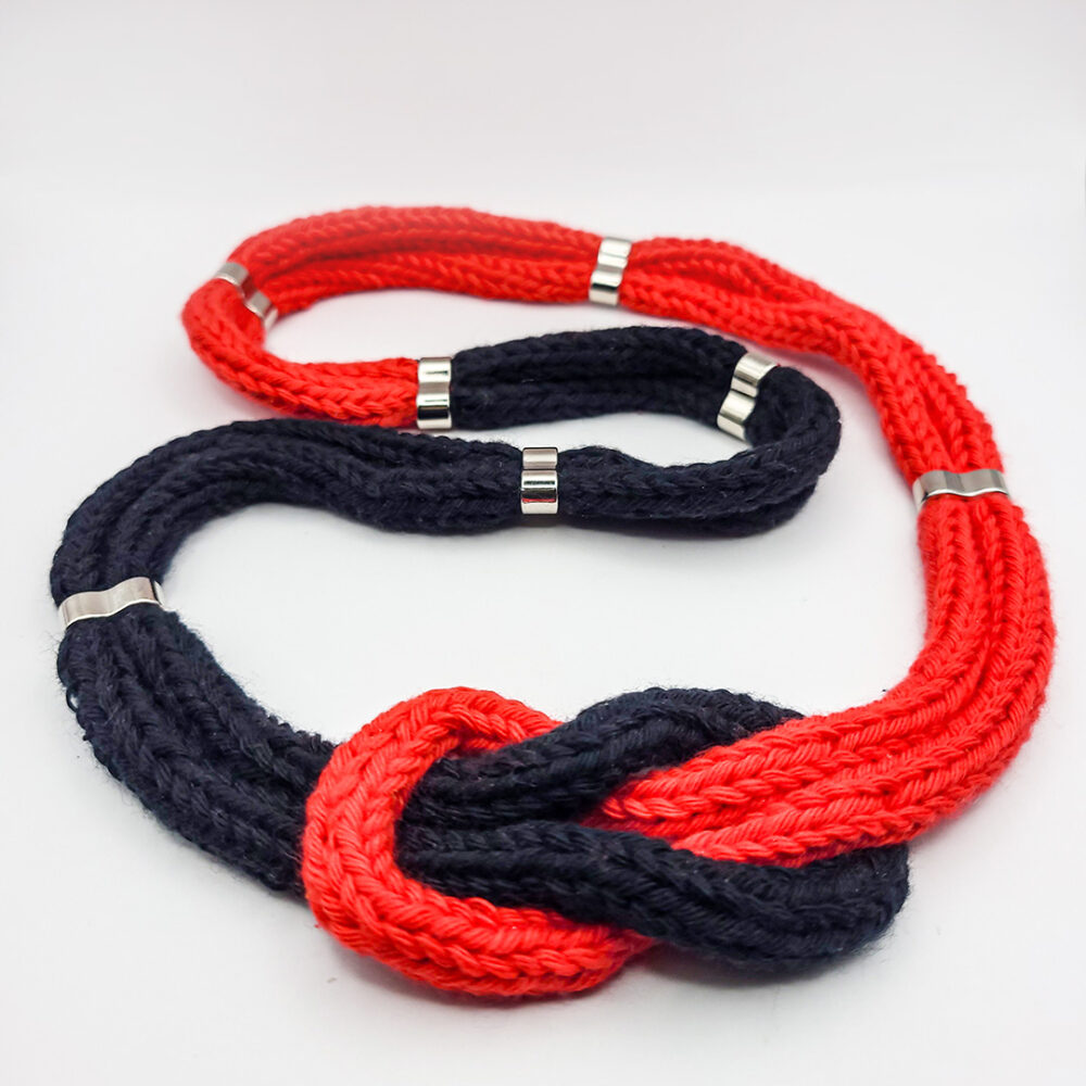 Gestrickte Knotenkette & Armband "rot-schwarz"