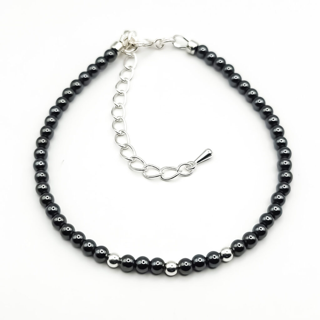 Armband Silver&Stone „Hämatit“ 6mm mit silbernen Perlen