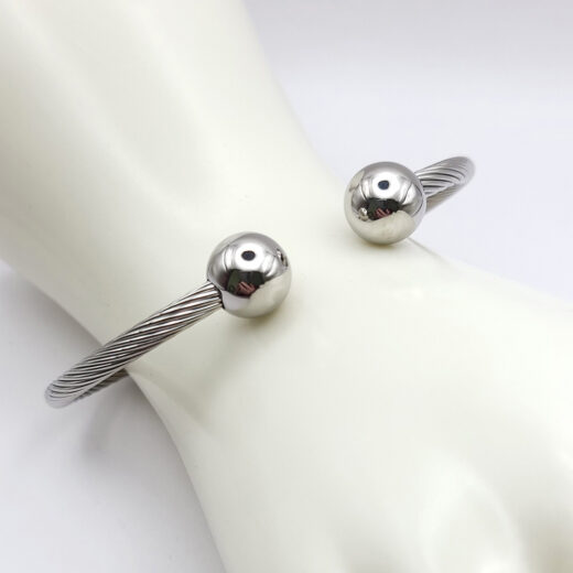 Edelstahl-Armreif "Ring of Steel"