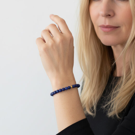 Naturstein-Armband Lapislazuli 4mm mit vergoldeten Silberkugeln