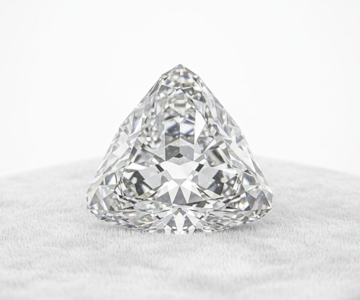 Nassak-Diamant - KI-generierte künstlerische Interpretation dieses Edelsteins
